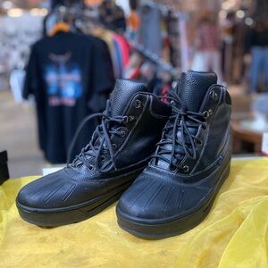 Nautica Men’s Black Leather and Rubber Boots -13